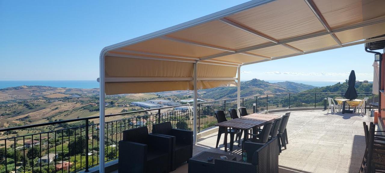 La Terrazza Motta Bed and Breakfast Atri Buitenkant foto
