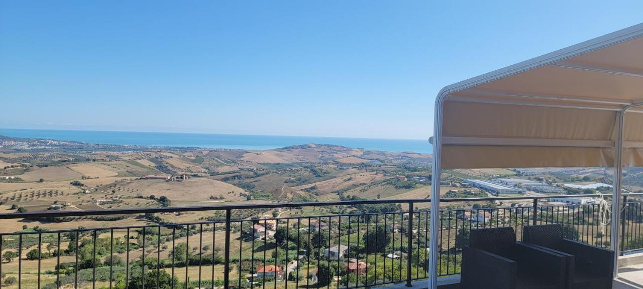 La Terrazza Motta Bed and Breakfast Atri Buitenkant foto