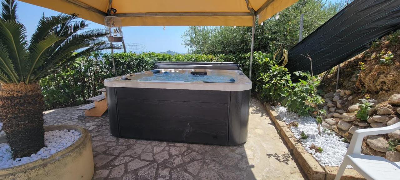 La Terrazza Motta Bed and Breakfast Atri Buitenkant foto