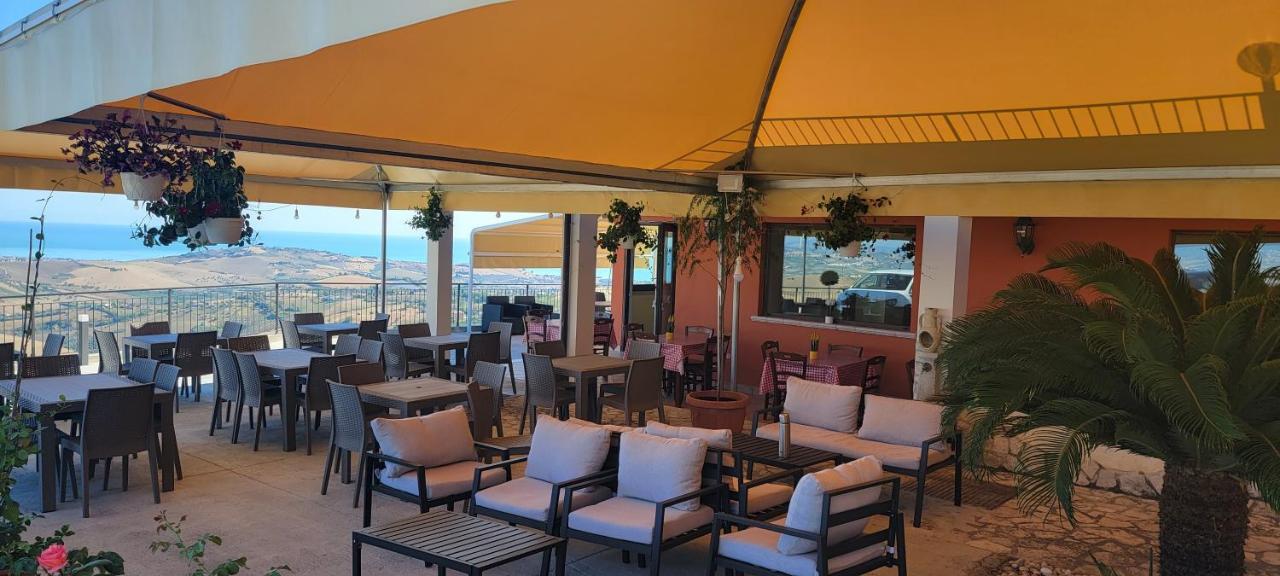 La Terrazza Motta Bed and Breakfast Atri Buitenkant foto