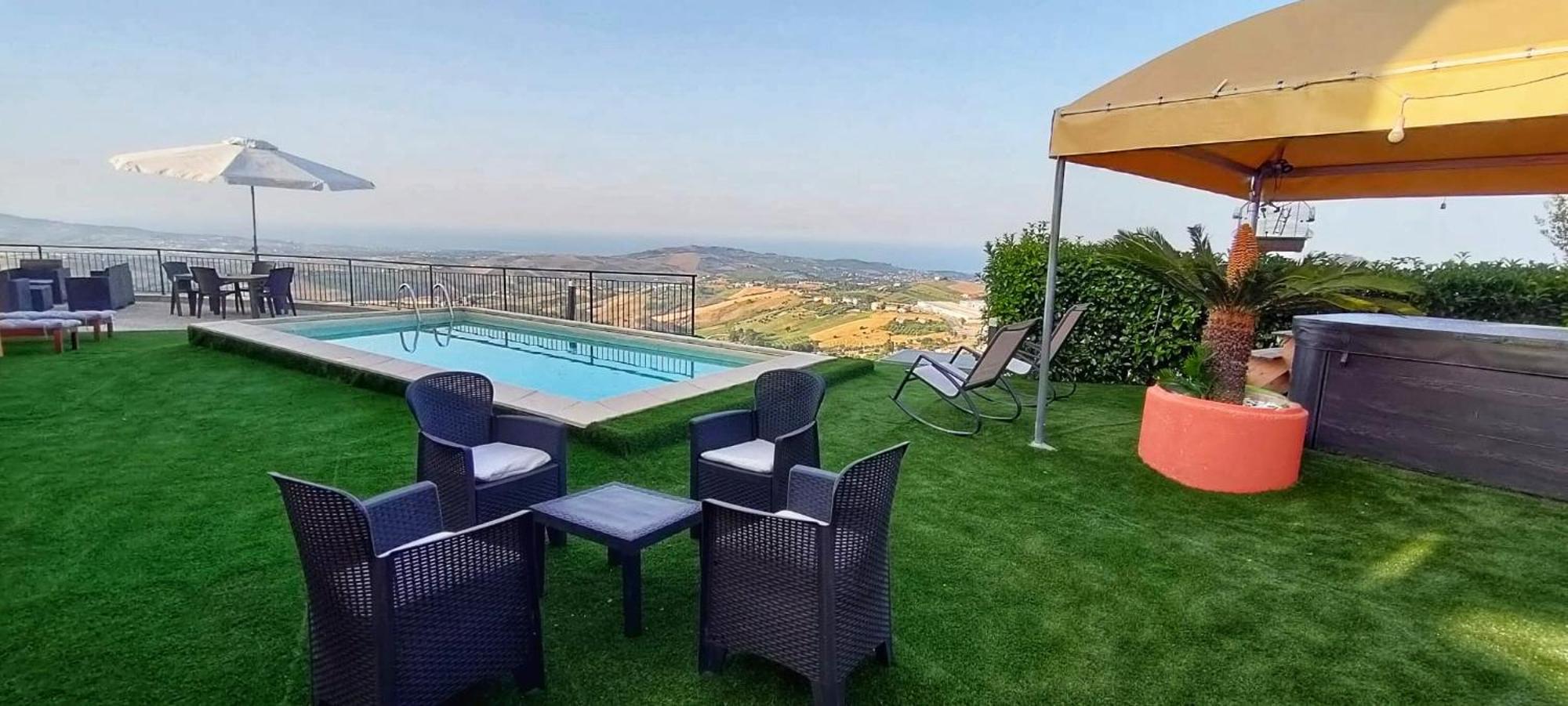 La Terrazza Motta Bed and Breakfast Atri Buitenkant foto
