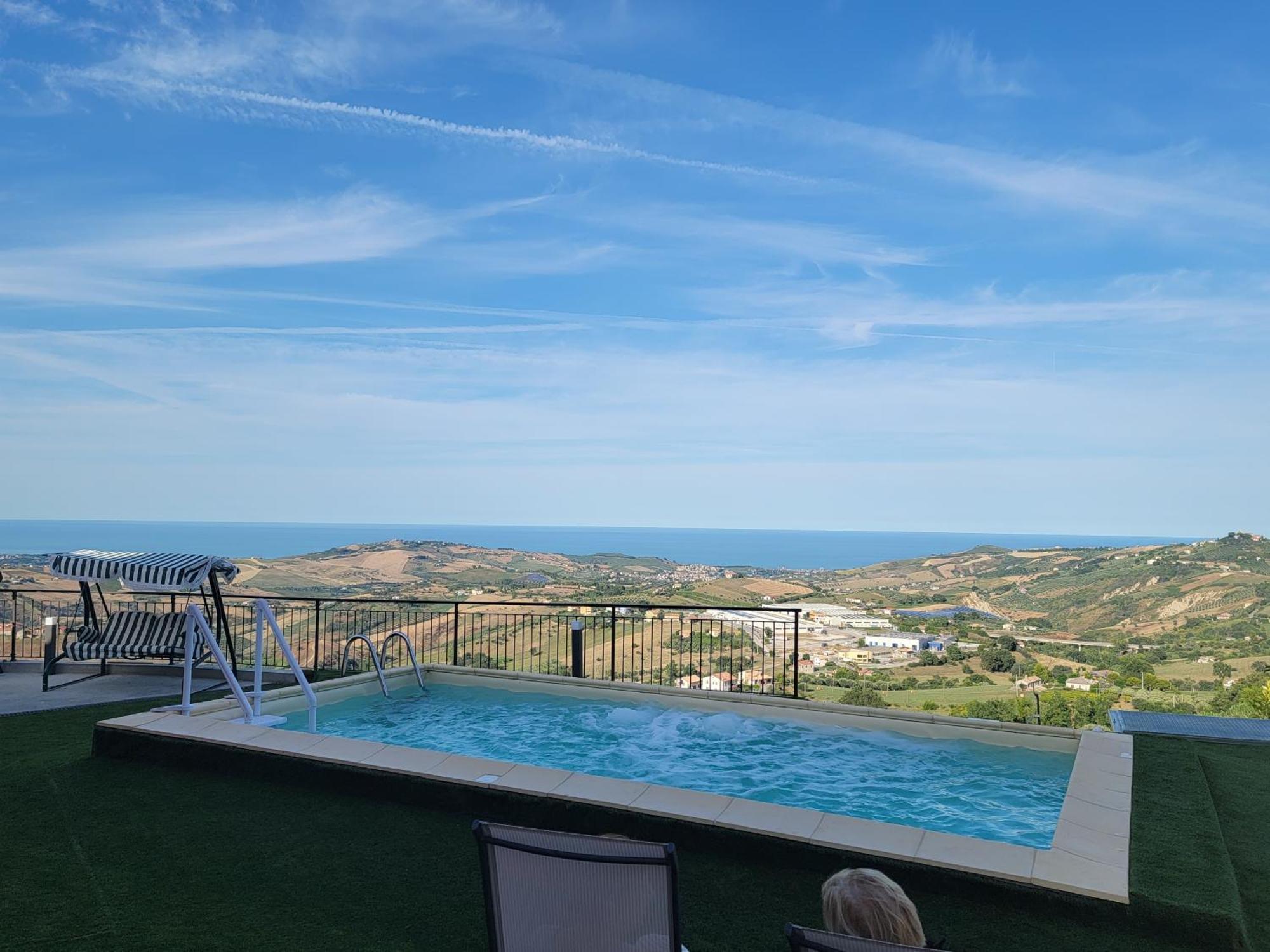 La Terrazza Motta Bed and Breakfast Atri Buitenkant foto