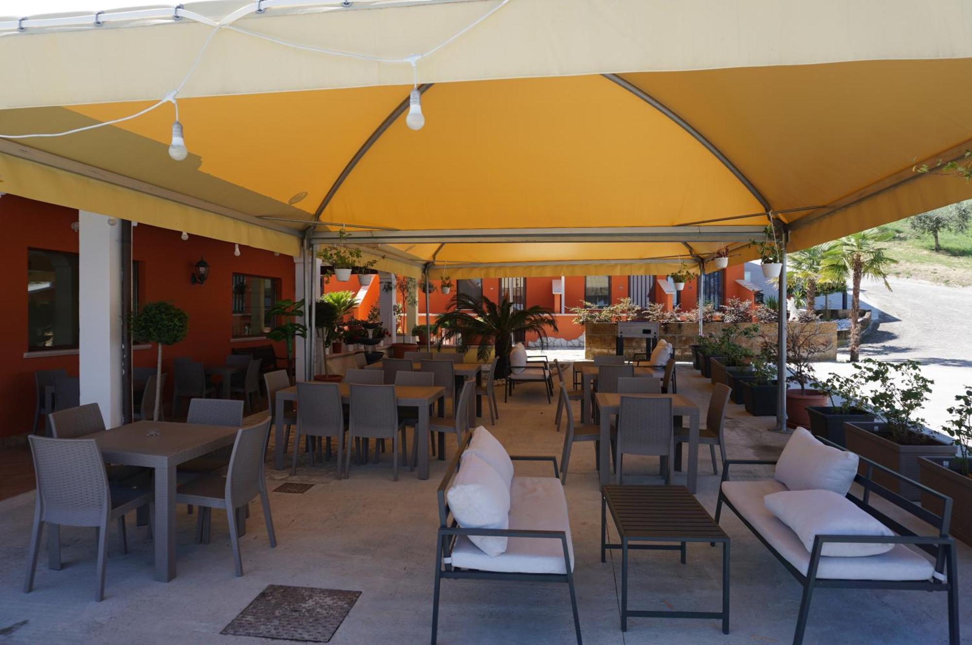 La Terrazza Motta Bed and Breakfast Atri Buitenkant foto