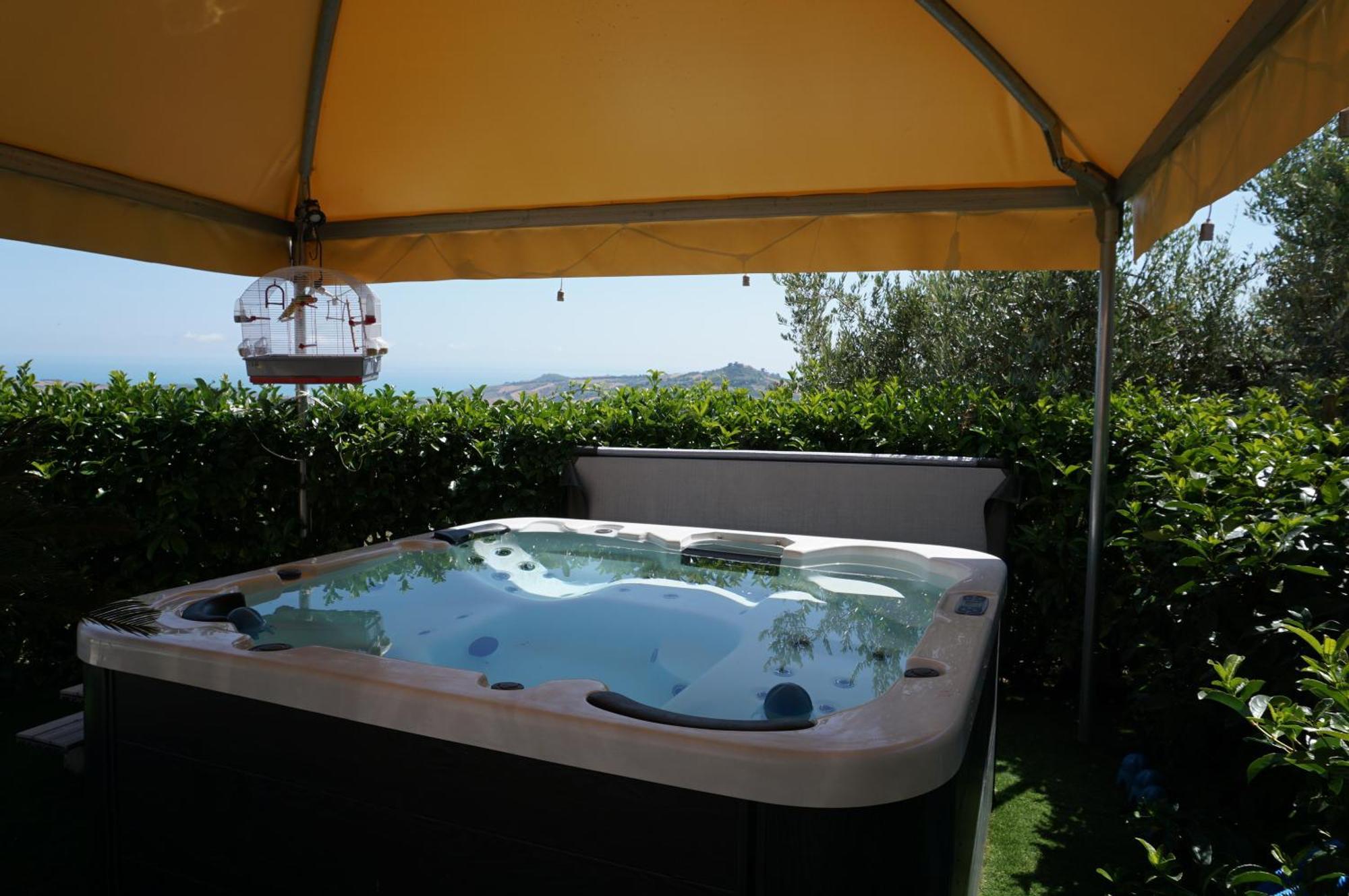 La Terrazza Motta Bed and Breakfast Atri Buitenkant foto
